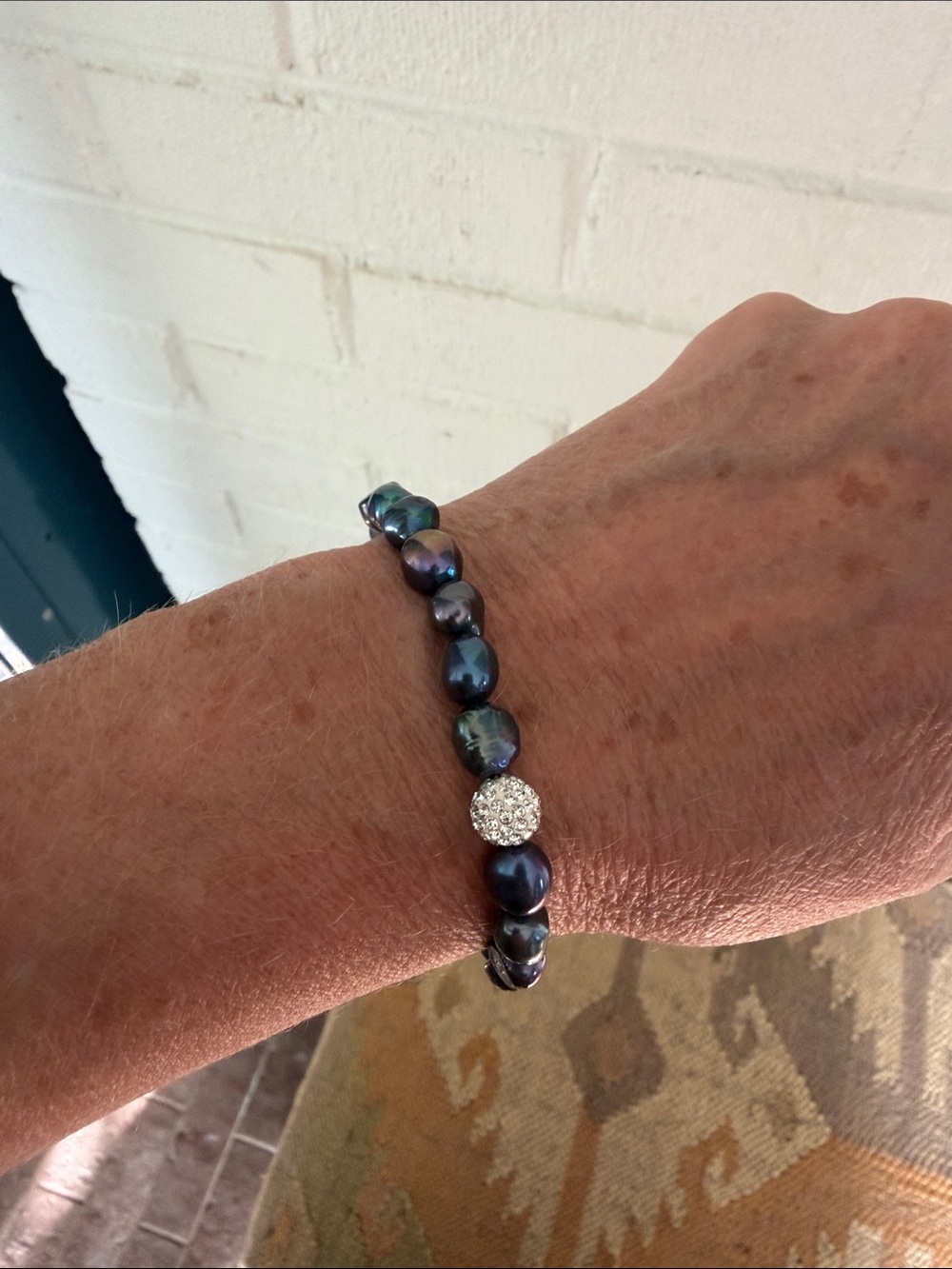 Grey freshwater pearl bracelet